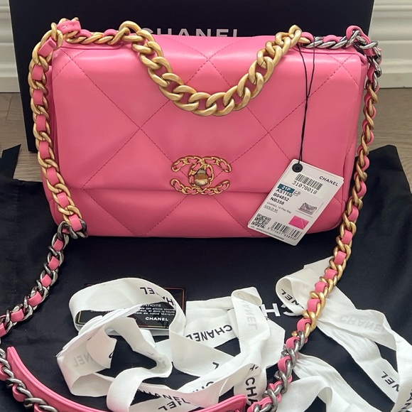 ***SOLD***Chanel 19 bag - Picture 8 of 15